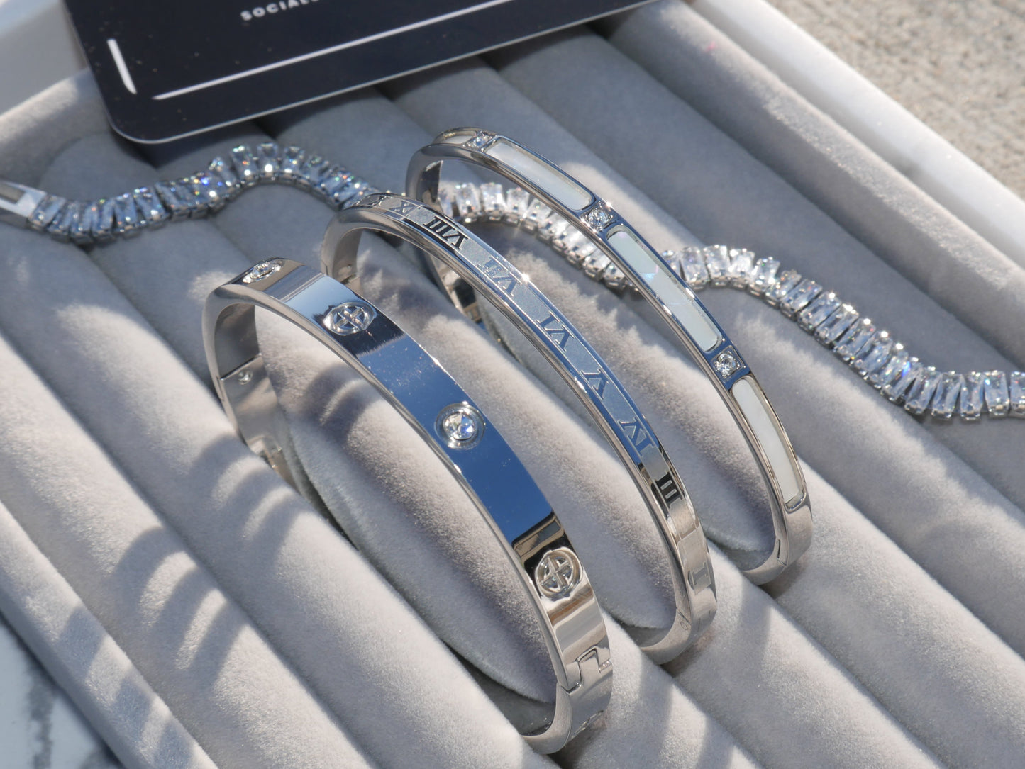 Premium Enamel Bracelet