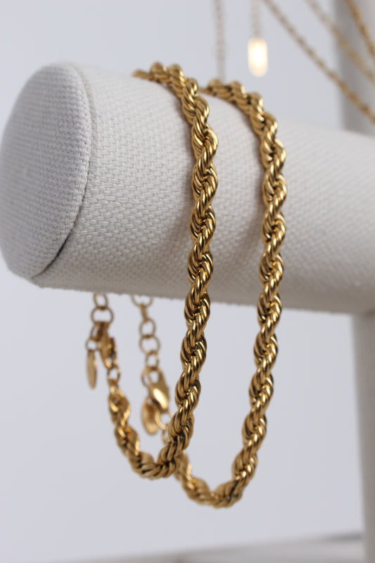 Gold Twist Band Bracelet