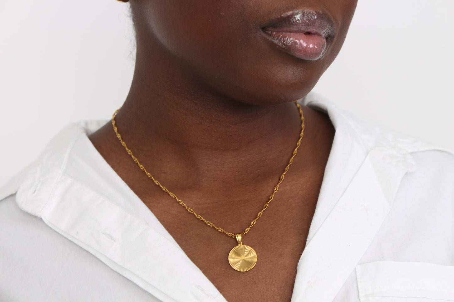 Gold Minimalist Oval Necklace